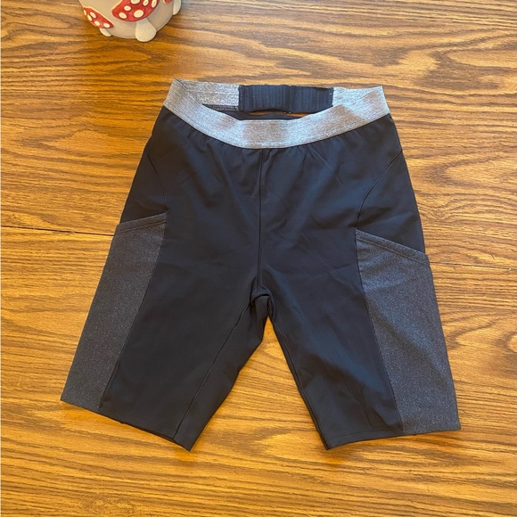 Lululemon Esker Shorts *Lululemon Lab - Picture 6 of 9
